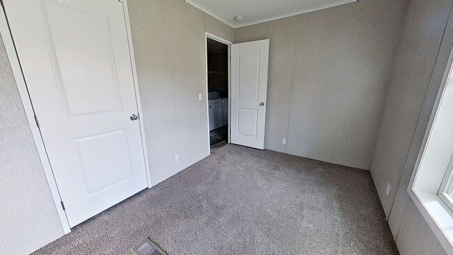 Photo - Move-In Ready Mobile Home with Upgrades!