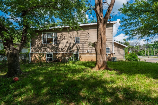 Photo - 533 S Westview Dr