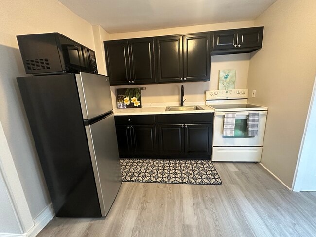 Cocina - 207 W 5th St