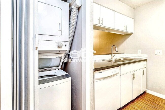 Photo - 4007 Avenue C Unidad 102