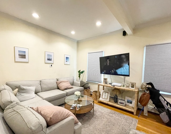 Photo - 174 Bolton St