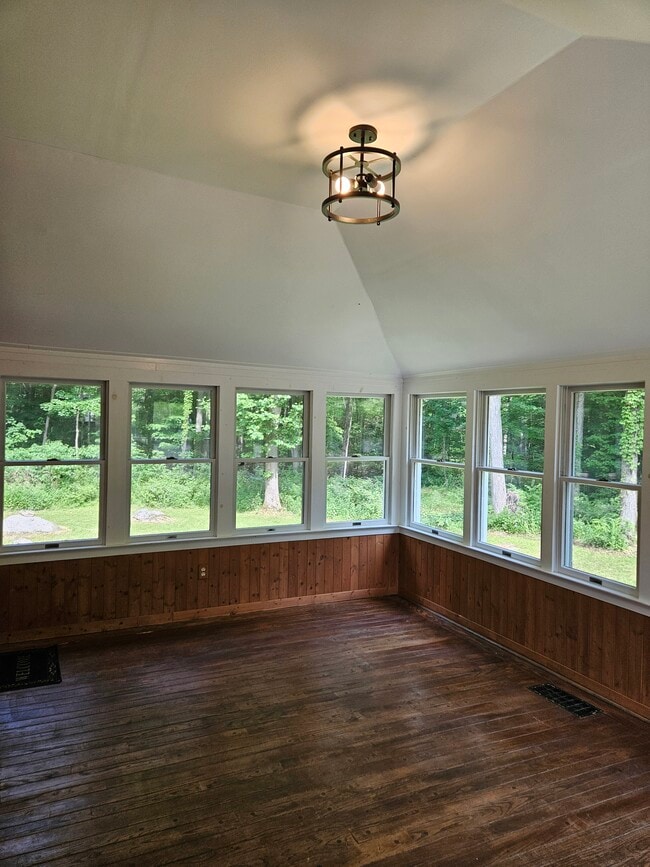 Sala de estar - 207 Mountain Rd