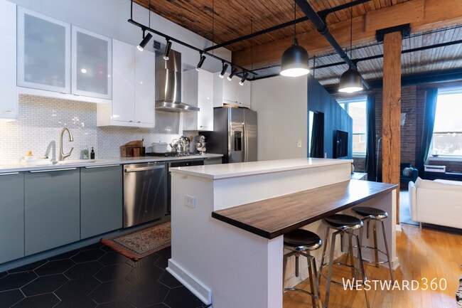 Photo - 1725 W North Ave Condo Unit 205