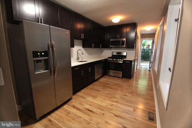 Photo - 1732 N Sydenham St