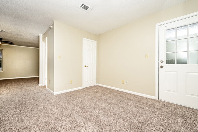 Photo - Fantastic 3bd/1.5ba home! Let yourself in!