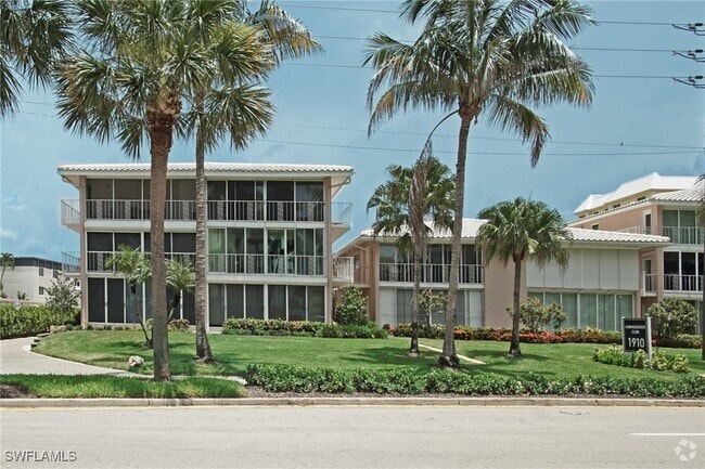 Building Photo - 1910 Gulf Shore Blvd N Unit 102 Rental