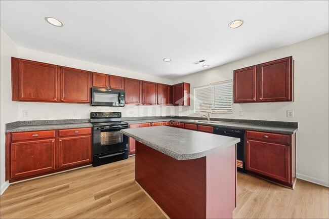 Photo - 416 Magna Dr