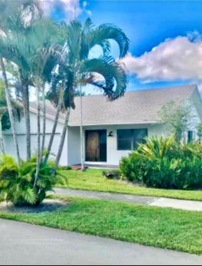 Building Photo - 9400 SW 103rd Ave