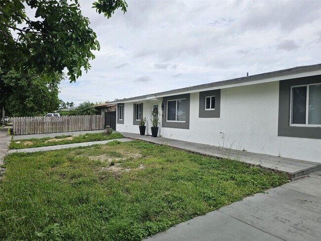 Photo - 75 SW 18th Ave
