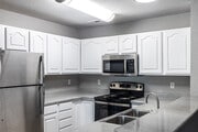 2BR, 2BA - 1040SF