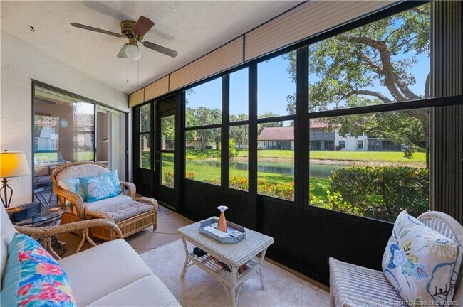 Photo - 3450 SE Martinique Trce Unidad 103