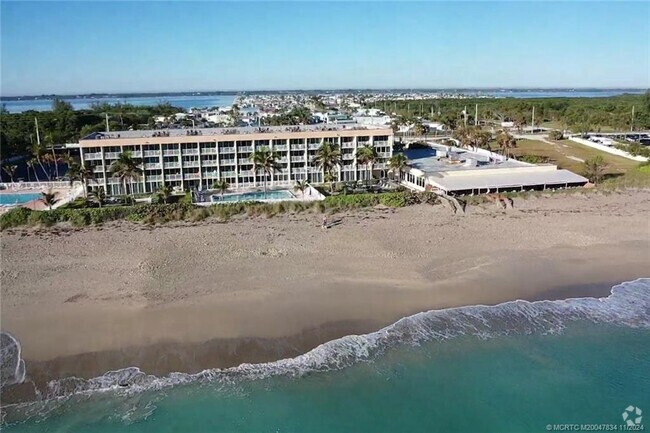 Building Photo - 9800 S Ocean Dr Unit 211 Rental