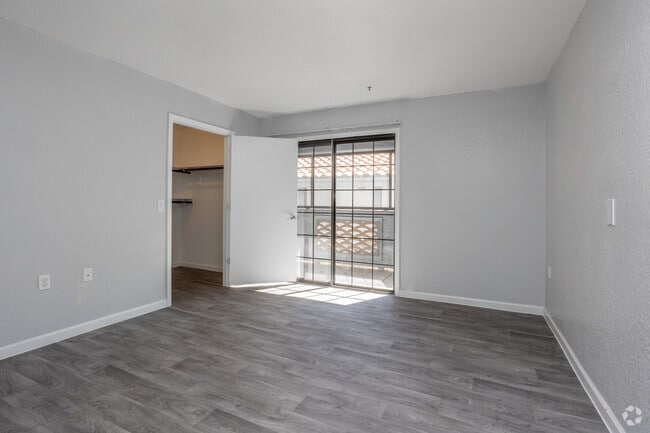 1HAB, 1BA - 647 ft²