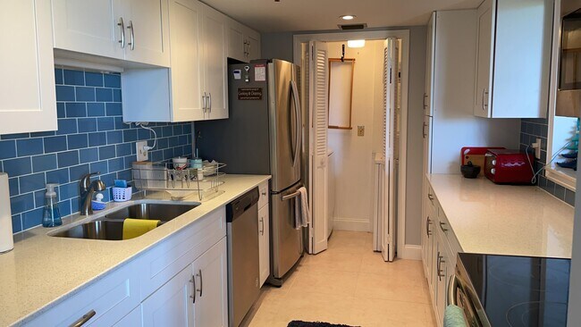 Photo - 899 Jeffery St Unidad 5030