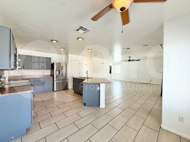 Photo - 8812 N 67th Dr