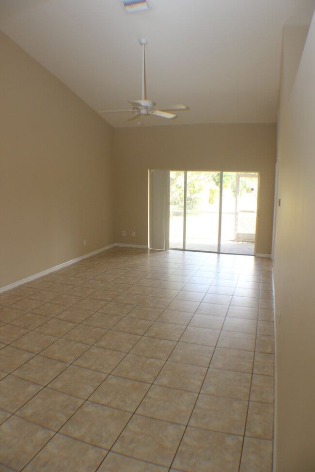 Photo - 4131 SW Santa Barbara Pl Unit 4131 SW Santa Barbara Pl #C