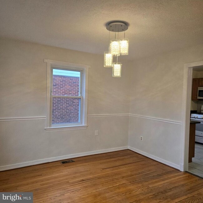 Photo - 8 Mannakee St