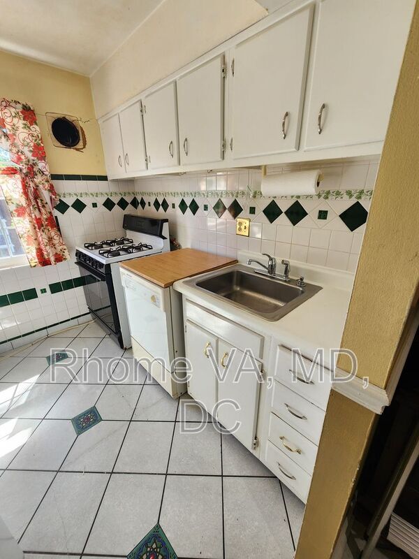 9473 Fairfax Blvd Unit 301