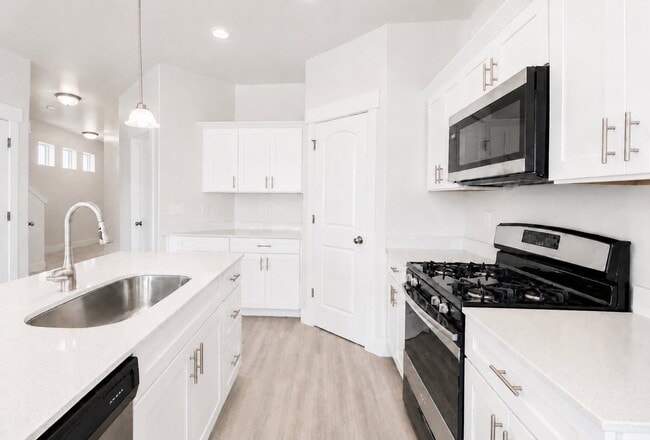 Photo - 4148 W 1960 N