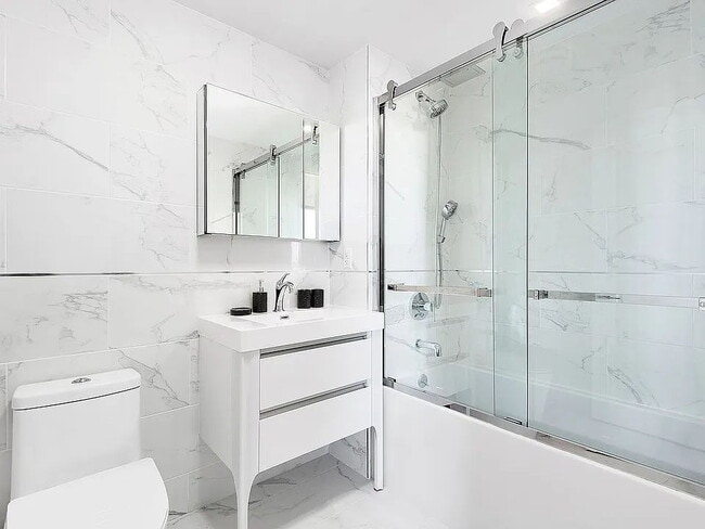 "Charming 1-Bed Oasis on Avenue V, Brooklyn – Perfect Urban Living!"