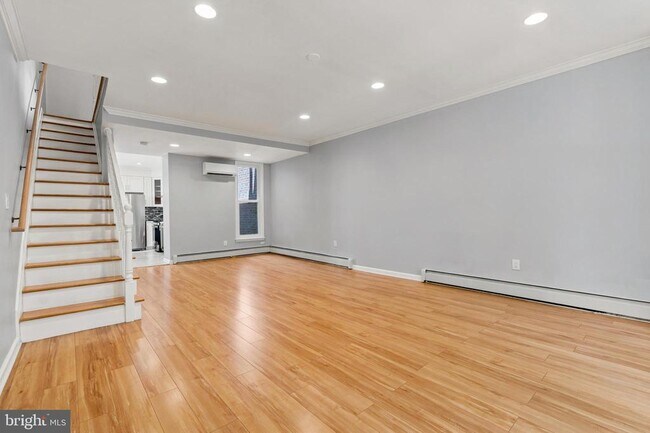 Photo - 1102 Trinidad Ave NE