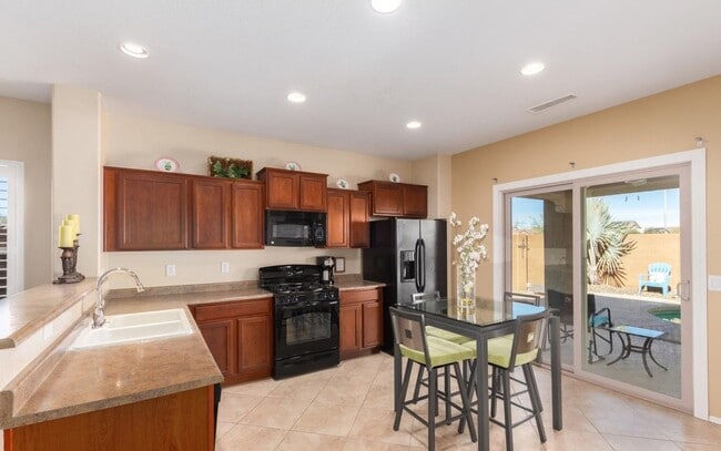 Building Photo - RARE FIND! Updated 2 Bed/2 Bath Home in Buckeye w/Private Backyard Pool