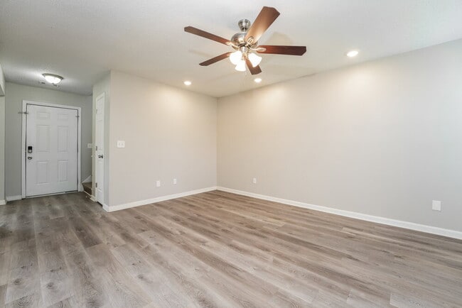 Photo - 7211 Mill Arbor