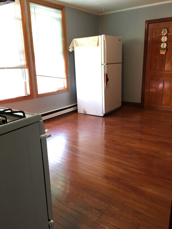 Photo - 739 Parker St Unidad 2