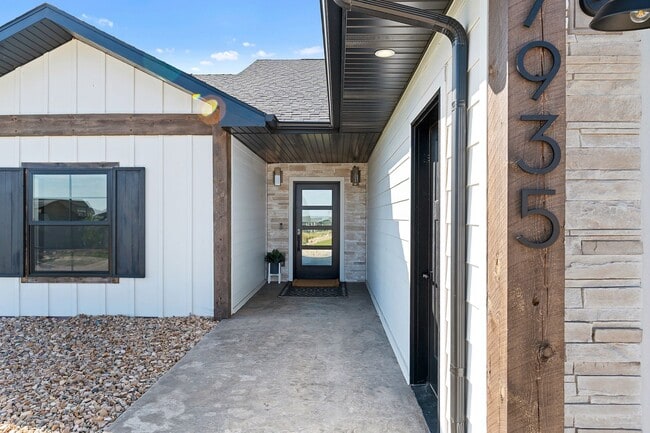 Photo - Fully Furnished Home!