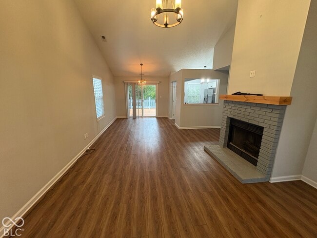 9741 Roxbury Dr
