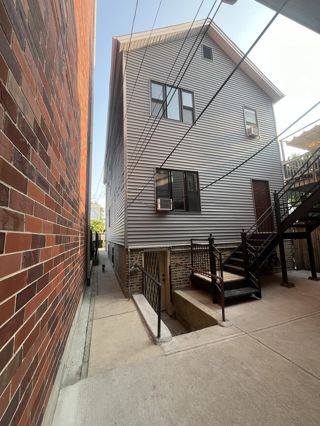Photo - 2643 W Armitage Ave Apartments Unit #2