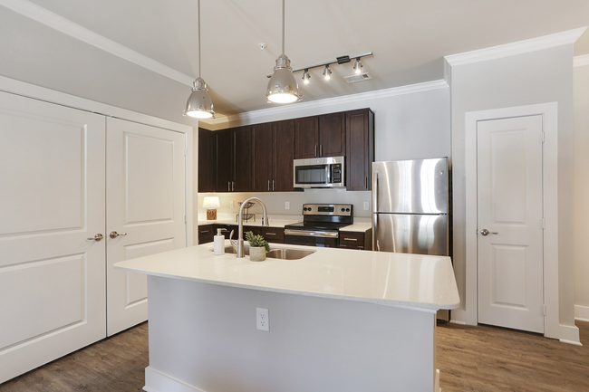Creekside Crossing Apartments - Creekside Crossing Apartments