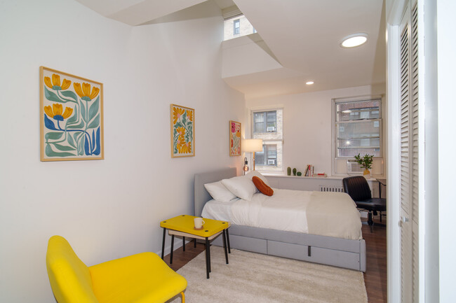 Photo - 312 E 51st St Apartamentos