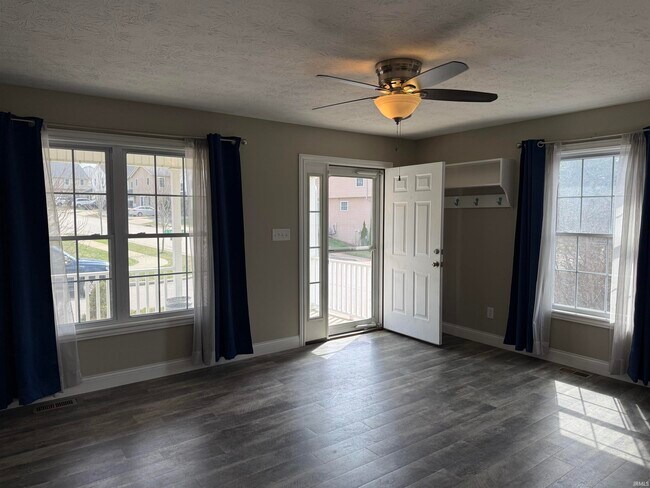 Photo - 2320 S Samuel Ln