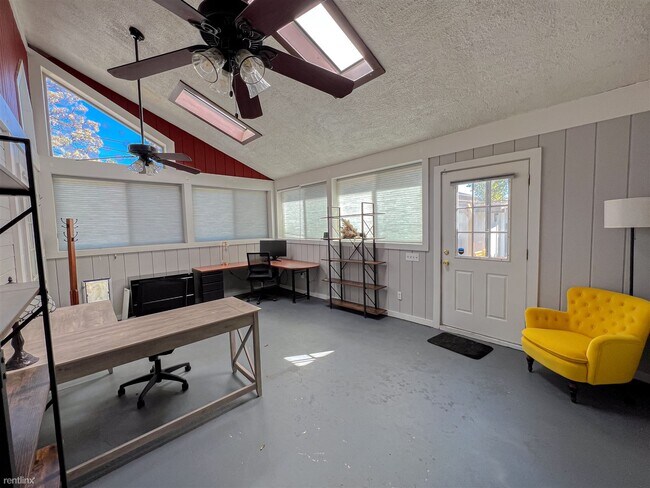 Photo - 4 br, 2 bath House - 3650 North Loma Vista...