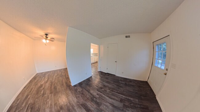 214 NW Chapel Dr Unit 1