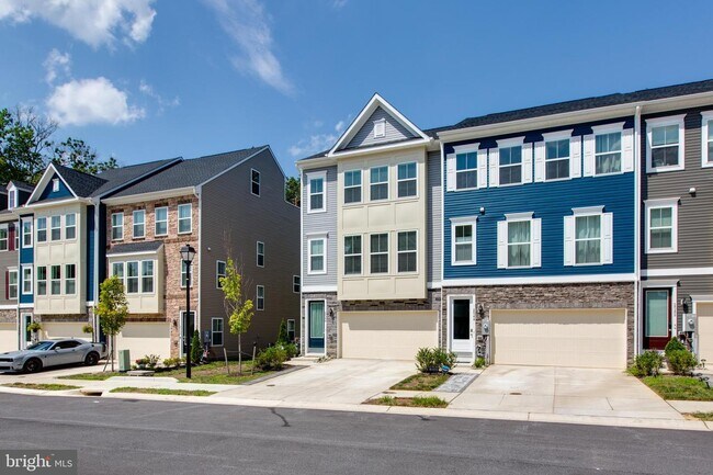 Photo - 2546 Buckthorn Dr Townhome