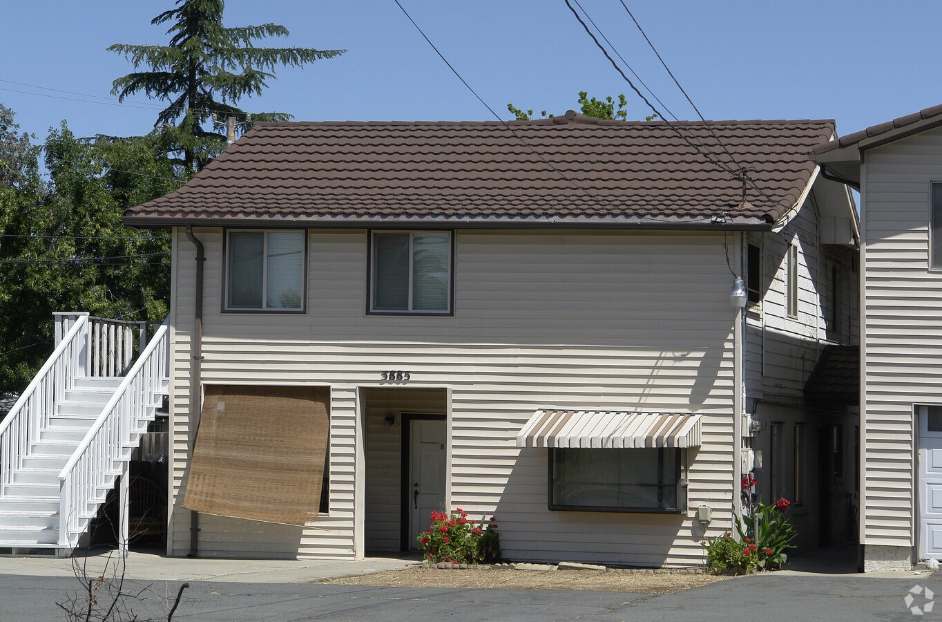 Photo - 385 Chestnut