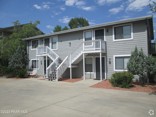 Building Photo - 200 W Hillside Ave Unit B Rental