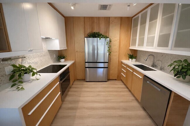 Photo - 240 Greenwood Dr