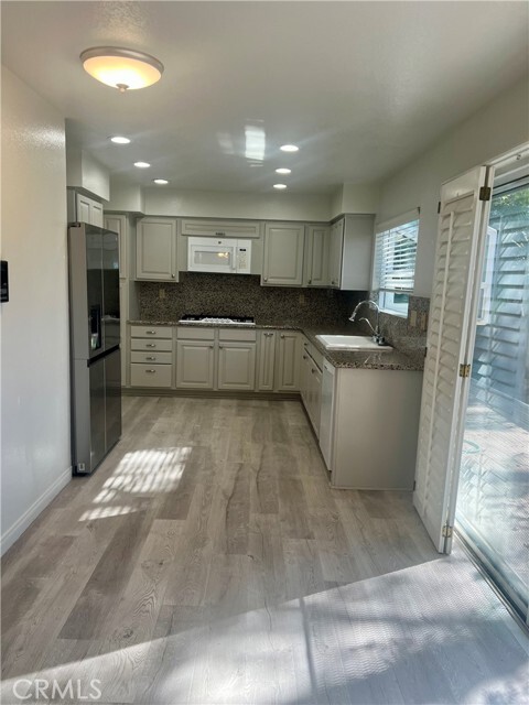 Photo - 5018 Evanwood Ave