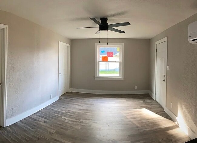 Photo - 710 Riverview Dr