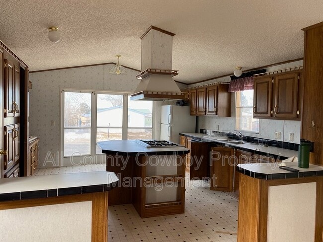 Building Photo - 4746 E Skyline Dr