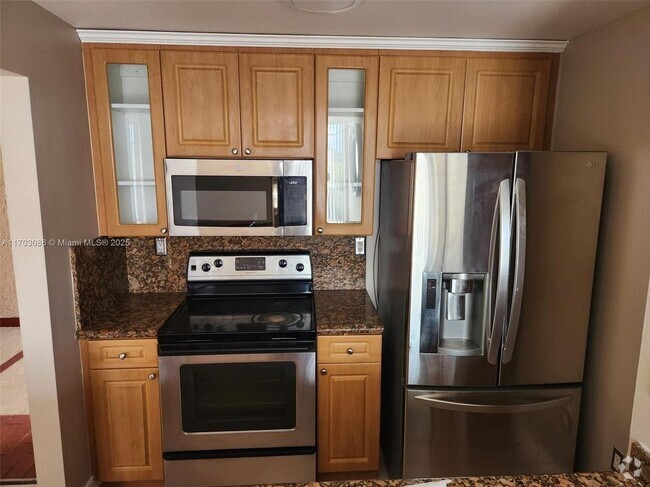 Building Photo - 7075 NW 186th St Rental