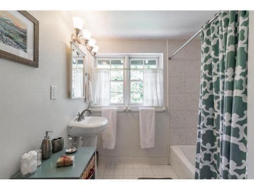 1304 Northview Ave NE Unidad Top Floor Unit