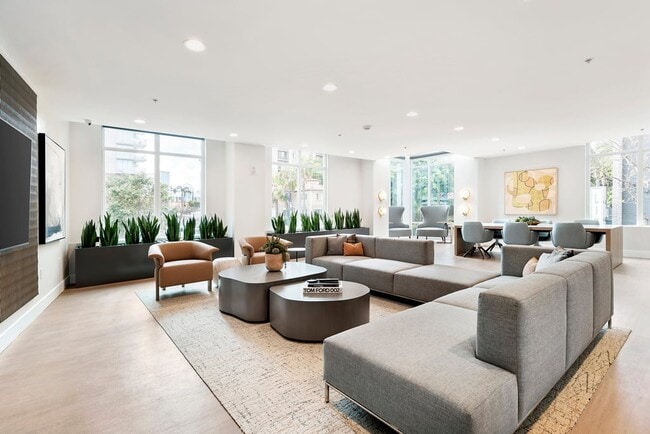 Vantage Pointe