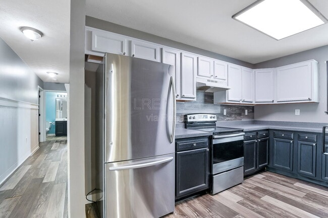 Photo - 697 Red Hill Rd