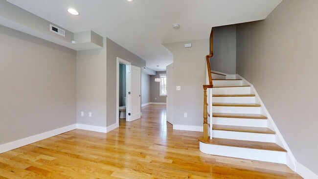 Photo - 12 Hawaii Ave NE