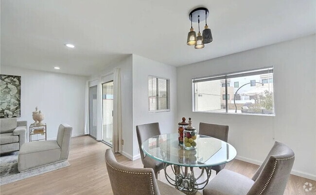 Building Photo - "Chic 1-Bed Oasis with Hardwood Floors & C... Rental