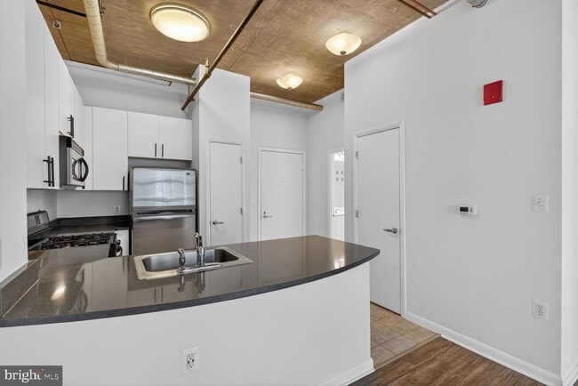 Photo - 1300 N St NW Unidad 518